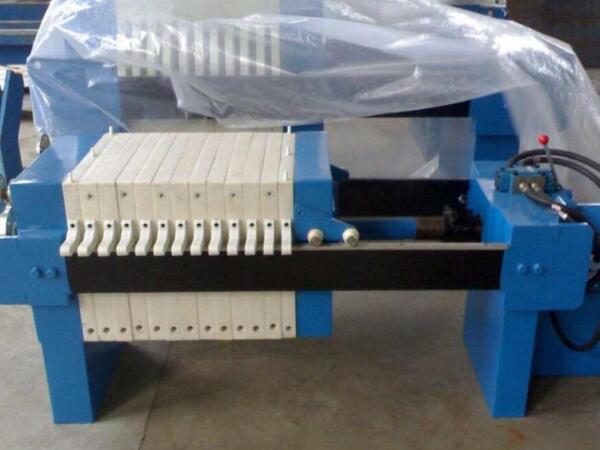 隔膜壓濾機(jī)濾板之間液體泄漏的主要原因是什么？